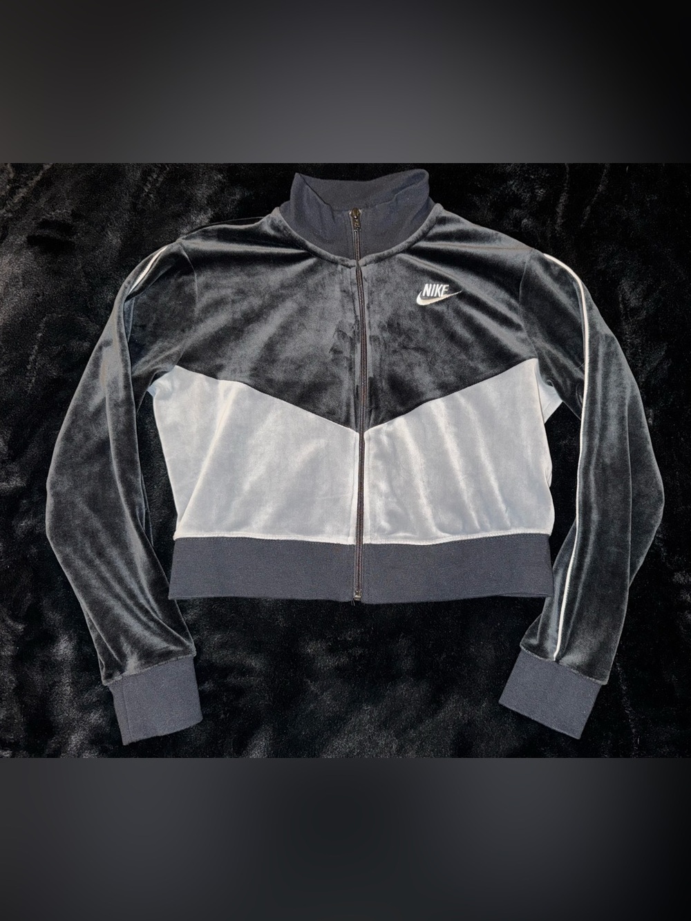 Nike Sportswear Women’s Heritage Velour Crop Zip Up
